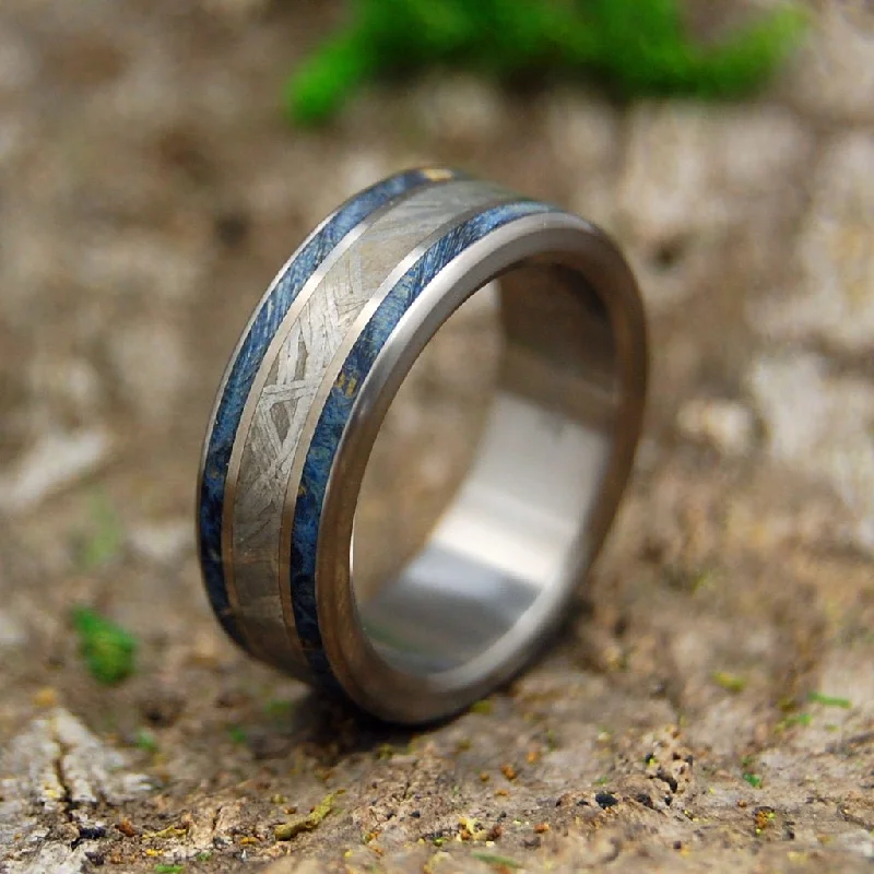 When A Tree Meets Meteorite | Men's Meteorite & Wood Wedding Ring