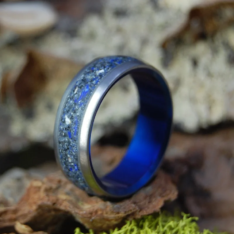 Crushed Sodalite Stars Over Iceland | Men's Vik Beach Sand, Crushed Sodalite & Titanium Wedding Ring