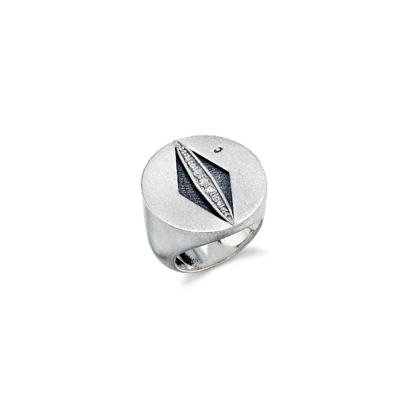 Mr. LOWE Men's Silver & Diamond Retro Signet Ring