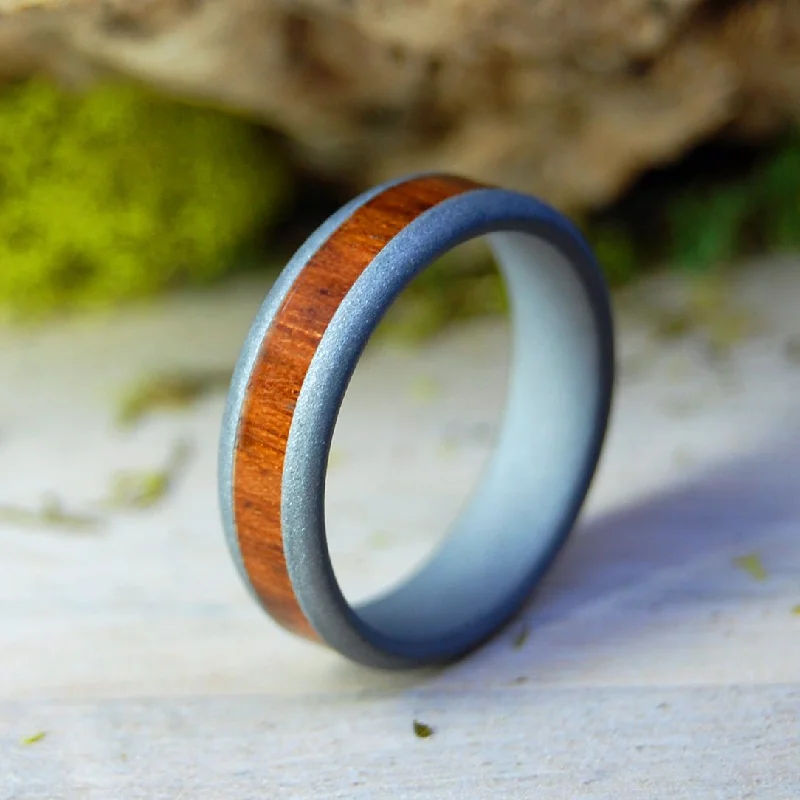 Snake In The Sand | Men's Snake Wood & Titanium Wedding Ring