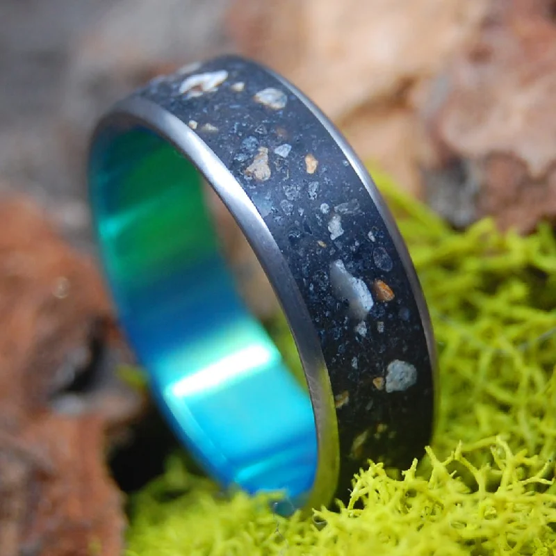 Under The Aurora | Men's Icelandic Beach Sand, Lava & Titanium Wedding Ring